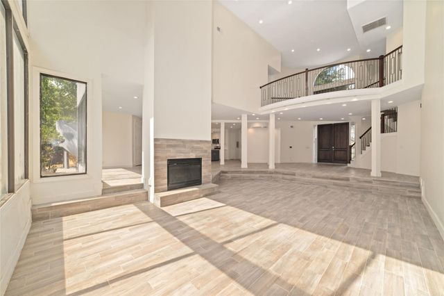 8115 Fondren Lake Drive, Houston, TX 77071