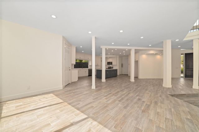 8115 Fondren Lake Drive, Houston, TX 77071