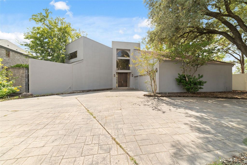 8115 Fondren Lake Drive, Houston, TX 77071