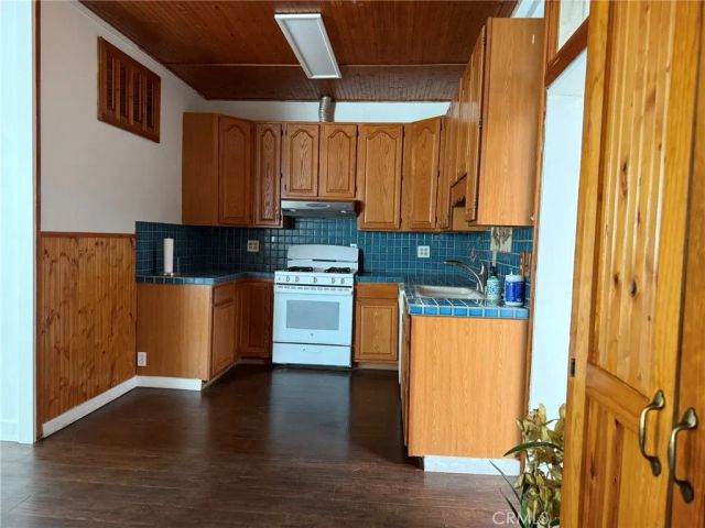 260 E South, Long Beach, CA 90805