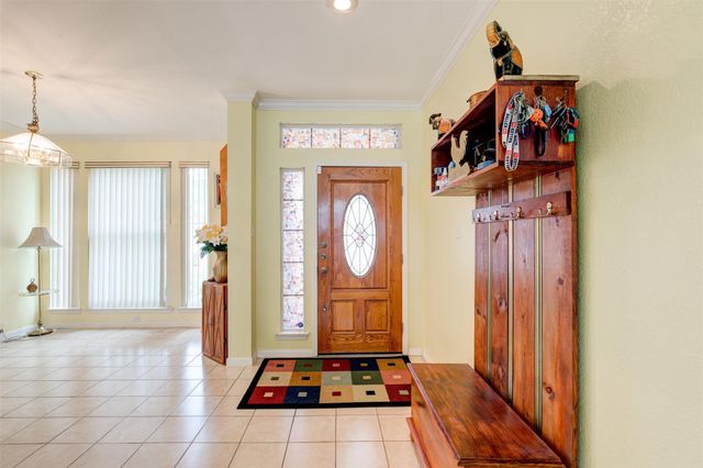 1605 Dapplegrey LN, Austin, TX 78727