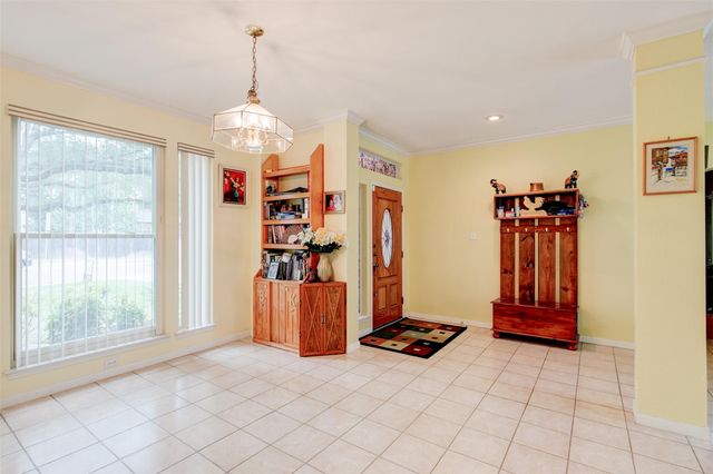 1605 Dapplegrey LN, Austin, TX 78727