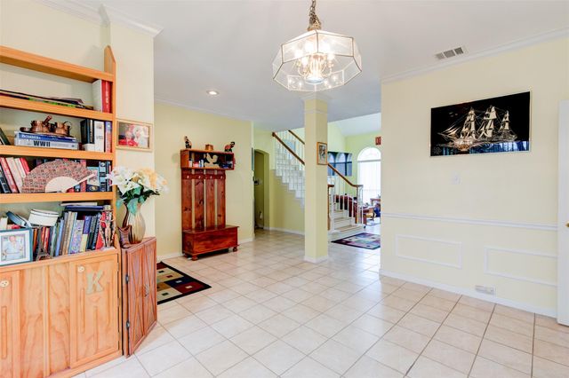 1605 Dapplegrey LN, Austin, TX 78727