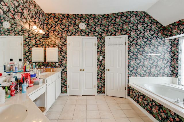 1605 Dapplegrey LN, Austin, TX 78727