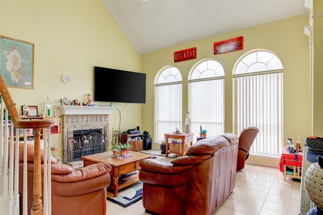 1605 Dapplegrey LN, Austin, TX 78727