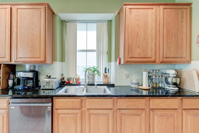 1605 Dapplegrey LN, Austin, TX 78727