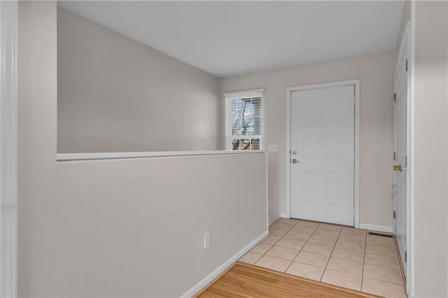 1522 Legend Trail Drive B, Lawrence, KS 66047