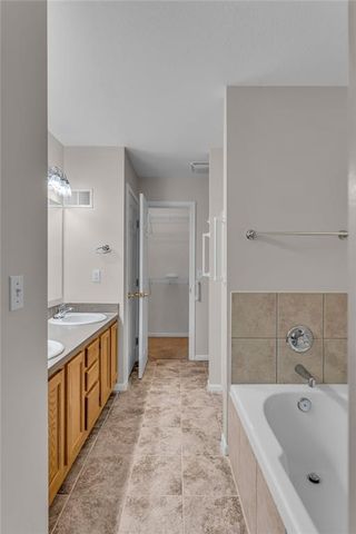 1522 Legend Trail Drive B, Lawrence, KS 66047