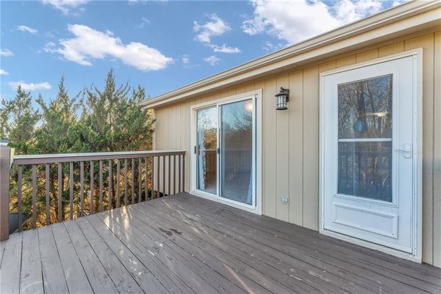 1522 Legend Trail Drive B, Lawrence, KS 66047