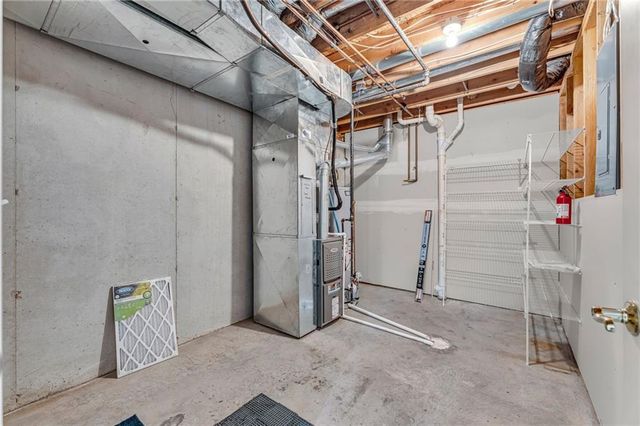 1522 Legend Trail Drive B, Lawrence, KS 66047