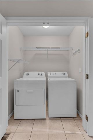 1522 Legend Trail Drive B, Lawrence, KS 66047