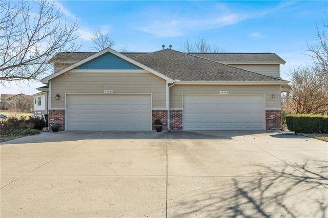 1522 Legend Trail Drive B, Lawrence, KS 66047