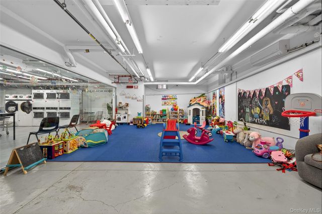 42-22 Ketcham F16, Elmhurst, NY 11372