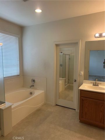 17385 Stone Celler Way, Lathrop, CA 95330
