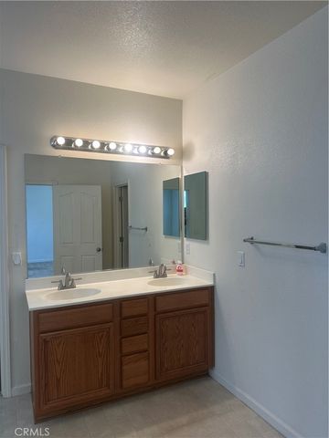 17385 Stone Celler Way, Lathrop, CA 95330