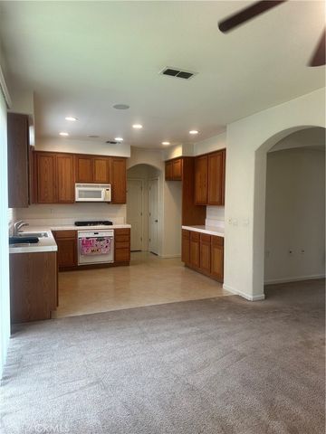 17385 Stone Celler Way, Lathrop, CA 95330