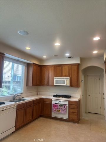 17385 Stone Celler Way, Lathrop, CA 95330