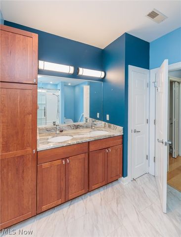3192 Richmond Road, Beachwood, OH 44122