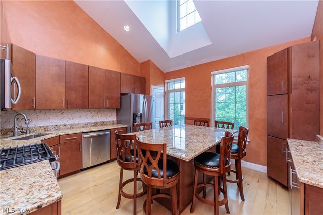 3192 Richmond Road, Beachwood, OH 44122
