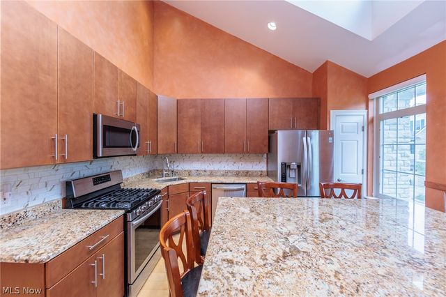 3192 Richmond Road, Beachwood, OH 44122