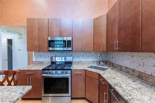 3192 Richmond Road, Beachwood, OH 44122