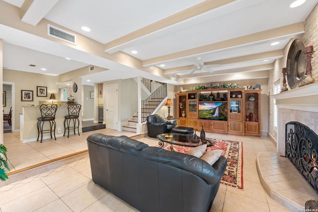 207 E SUNSET RD, San Antonio, TX 78209
