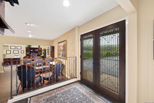 207 E SUNSET RD, San Antonio, TX 78209