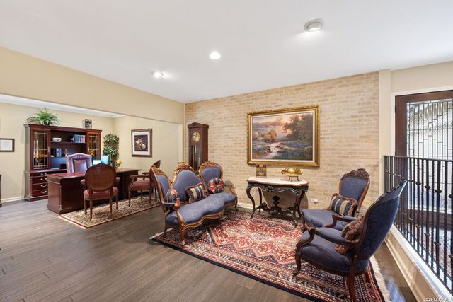 207 E SUNSET RD, San Antonio, TX 78209