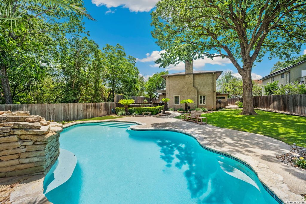 207 E SUNSET RD, San Antonio, TX 78209