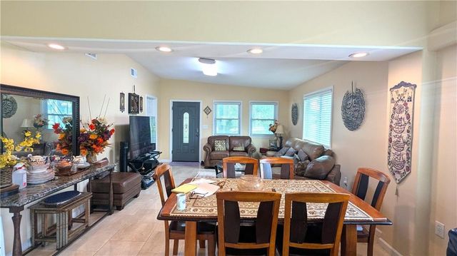7002 E 102nd Street, Kansas City, MO 64134