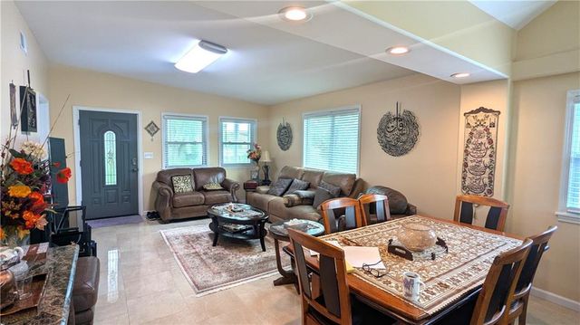 7002 E 102nd Street, Kansas City, MO 64134