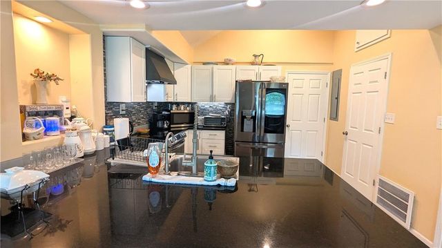 7002 E 102nd Street, Kansas City, MO 64134