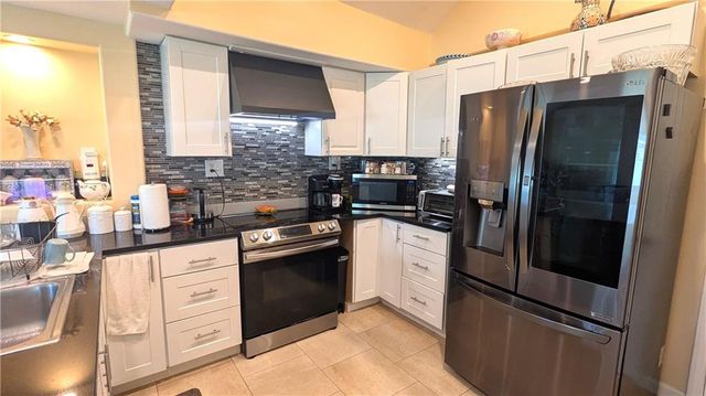 7002 E 102nd Street, Kansas City, MO 64134