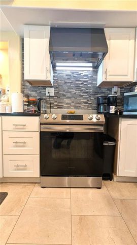 7002 E 102nd Street, Kansas City, MO 64134
