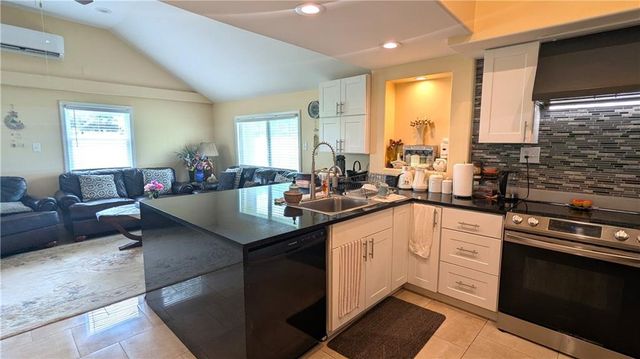 7002 E 102nd Street, Kansas City, MO 64134