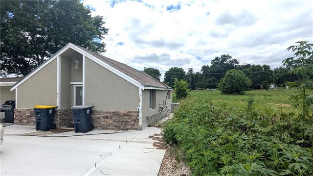 7002 E 102nd Street, Kansas City, MO 64134