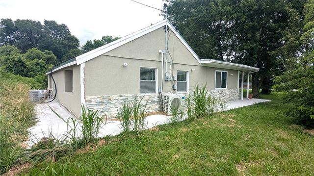 7002 E 102nd Street, Kansas City, MO 64134