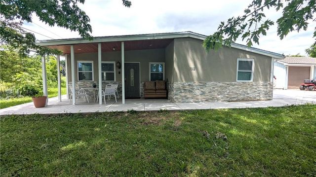 7002 E 102nd Street, Kansas City, MO 64134