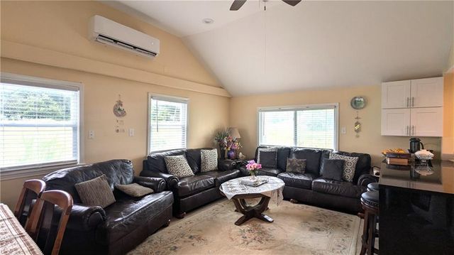 7002 E 102nd Street, Kansas City, MO 64134