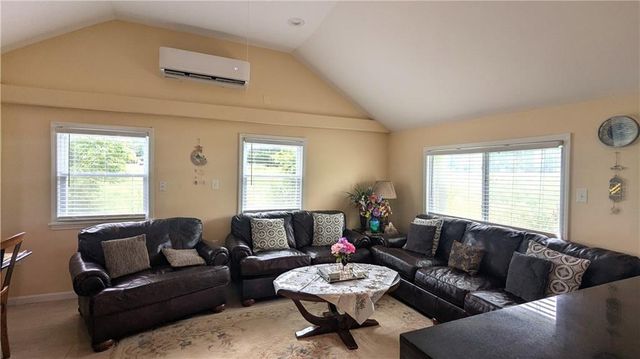 7002 E 102nd Street, Kansas City, MO 64134