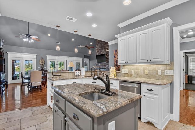 7017 Worth Avenue, Benton, AR 72019