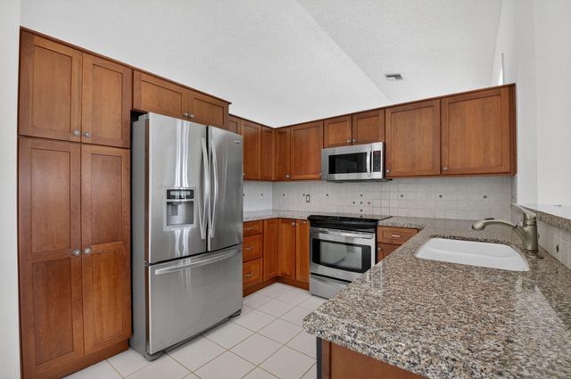 6180 Golf Villas Drive, Boynton Beach, FL 33437