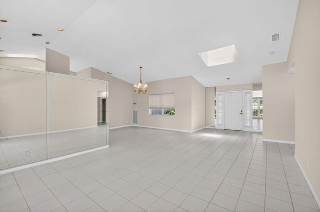 6180 Golf Villas Drive, Boynton Beach, FL 33437