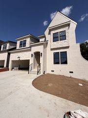 2812 Harriette Ct, Nashville, TN 37206