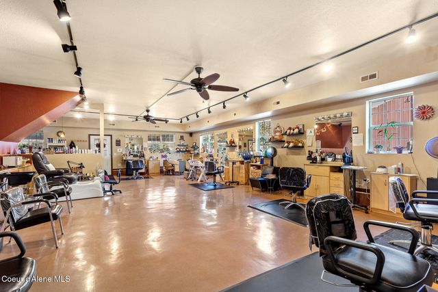 207 S Division ST, Pinehurst, ID 83850