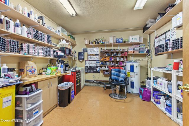 207 S Division ST, Pinehurst, ID 83850