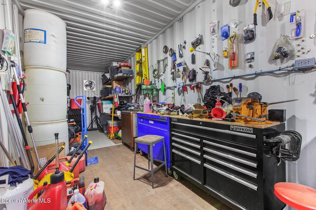 207 S Division ST, Pinehurst, ID 83850