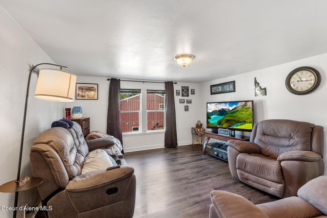 207 S Division ST, Pinehurst, ID 83850