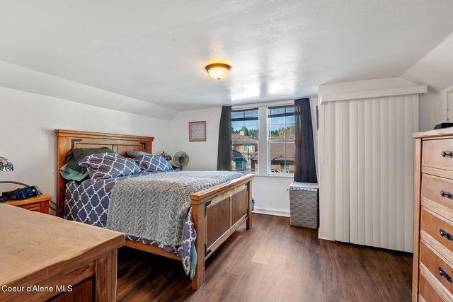 207 S Division ST, Pinehurst, ID 83850