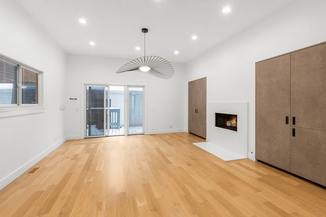 1618 W Pierce Avenue, Chicago, IL 60622